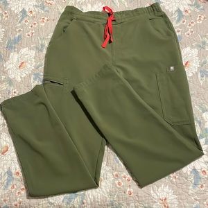 Gently used figs women’s dark olive yola skinny scrub pants small